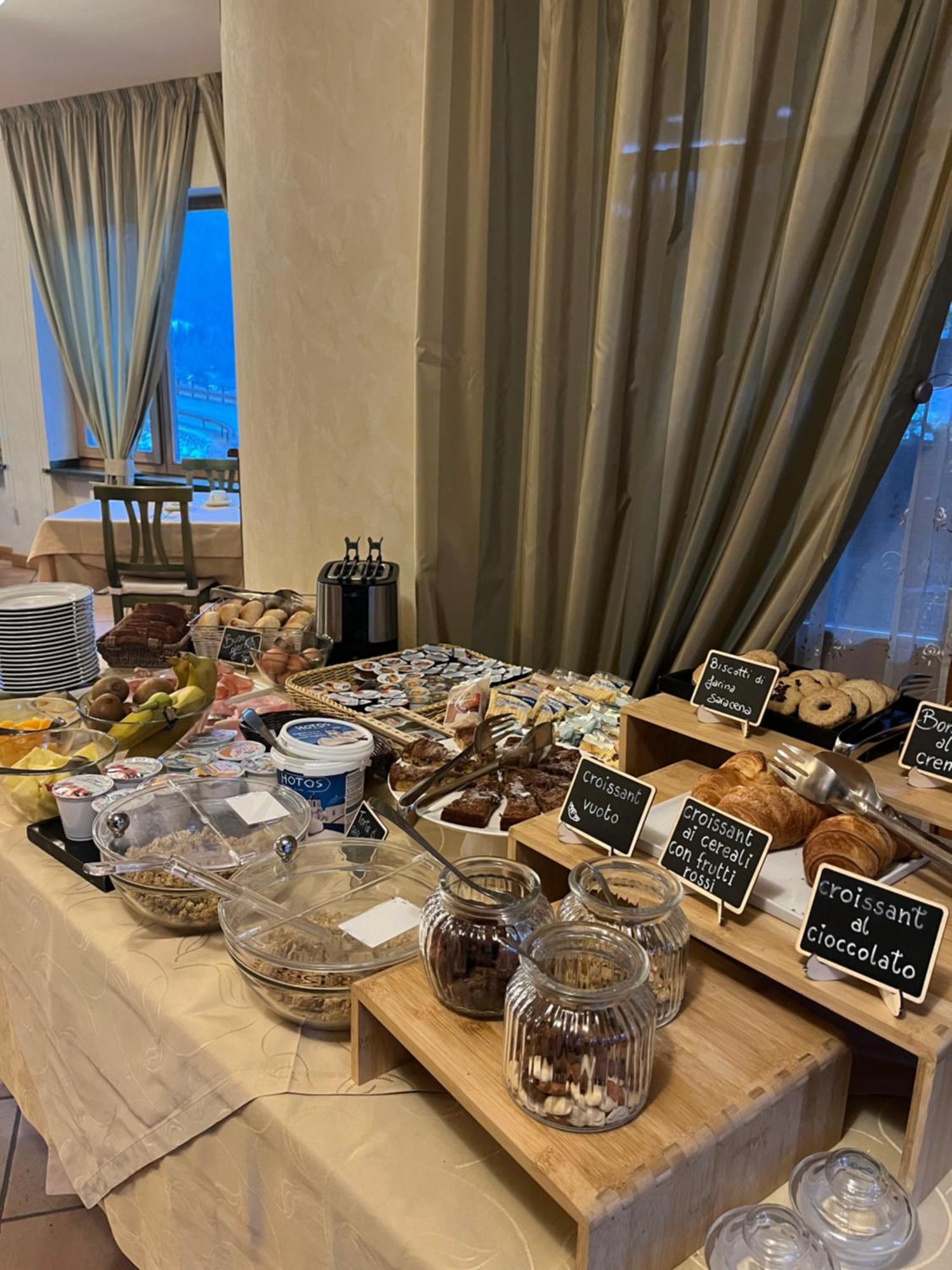 Hotel Veduta Dell'Adamello Тему Экстерьер фото