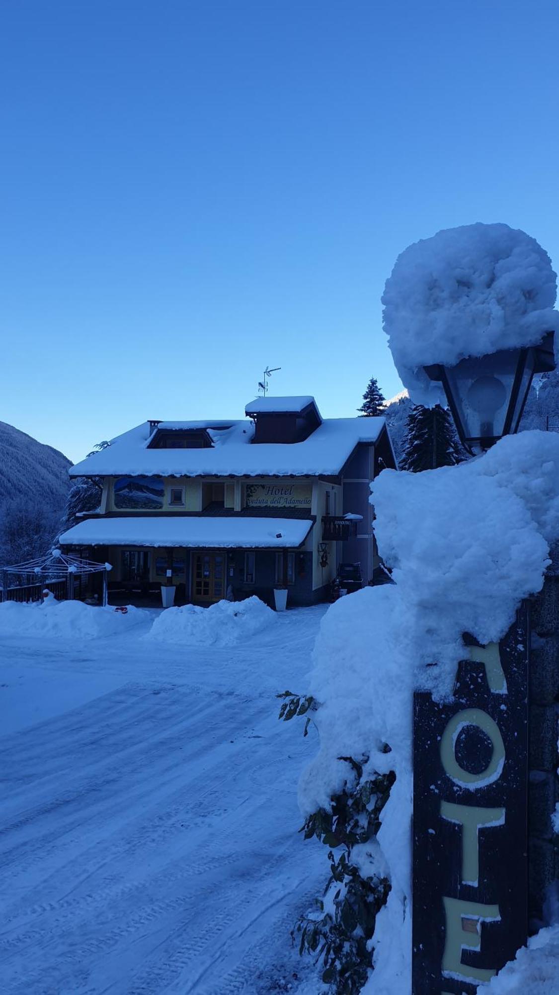 Hotel Veduta Dell'Adamello Тему Экстерьер фото