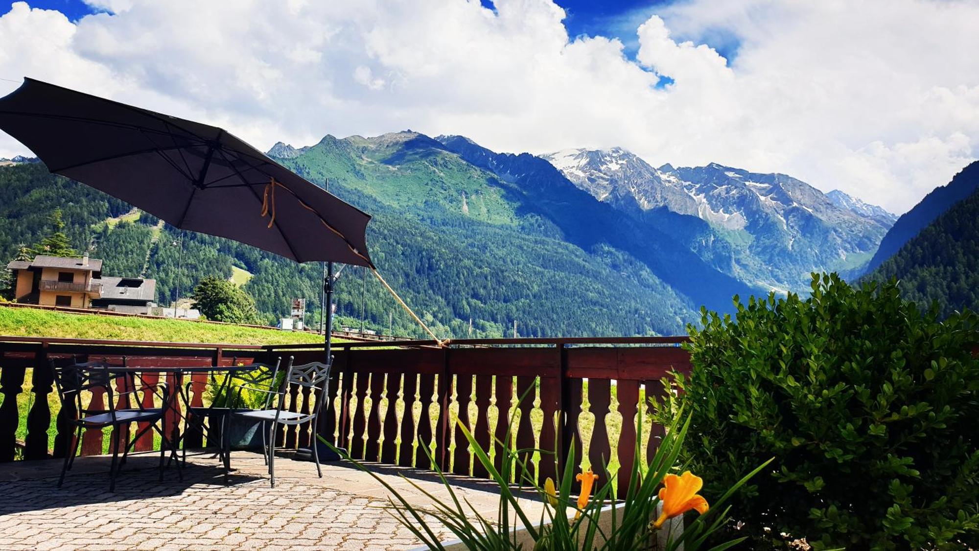 Hotel Veduta Dell'Adamello Тему Экстерьер фото