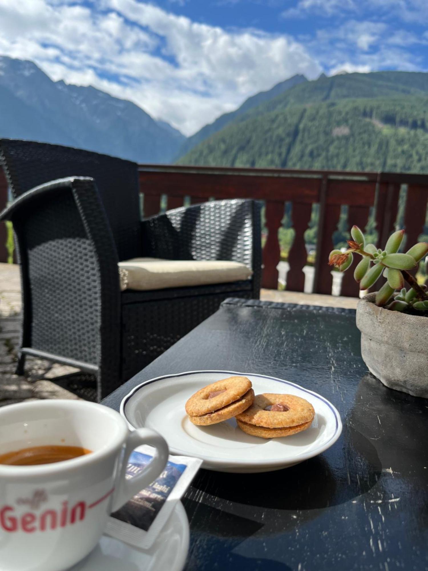 Hotel Veduta Dell'Adamello Тему Экстерьер фото